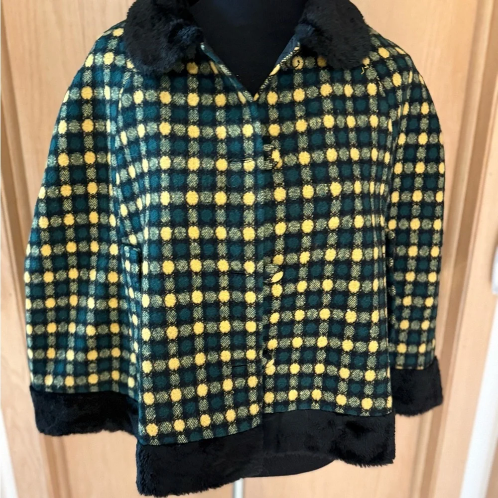 NWT Voodoo Vixen Checkered Retro Style Short Cape with Black Fur/Slash Pockets - Picture 1 of 6